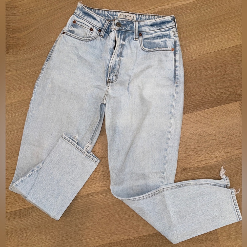 Abercrombie CURVE LOVE High Rise Mom Jean